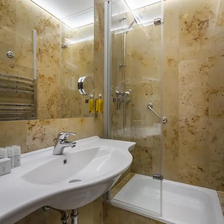 Hotel Clementin 4*