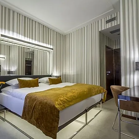 Hotel Clementin 4*
