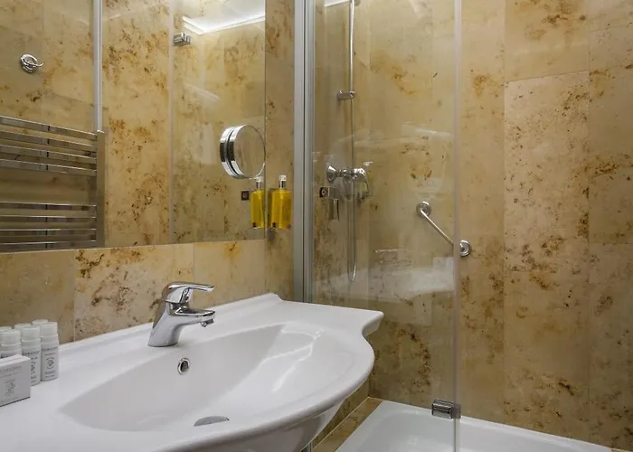 فندق Clementin 4*